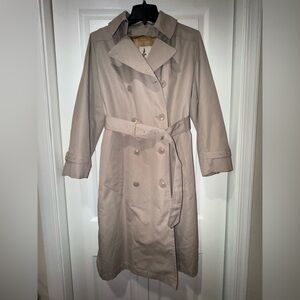 Misty Harbor Classic vintage belted lined Beige Trench Coat. Size 10P. GUC